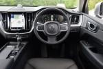 Volvo XC60 D4 Momentum 2017 года (UK)